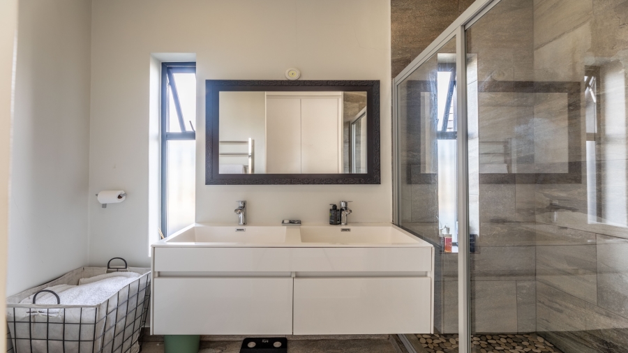 3 Bedroom Property for Sale in Parklands North Western Cape